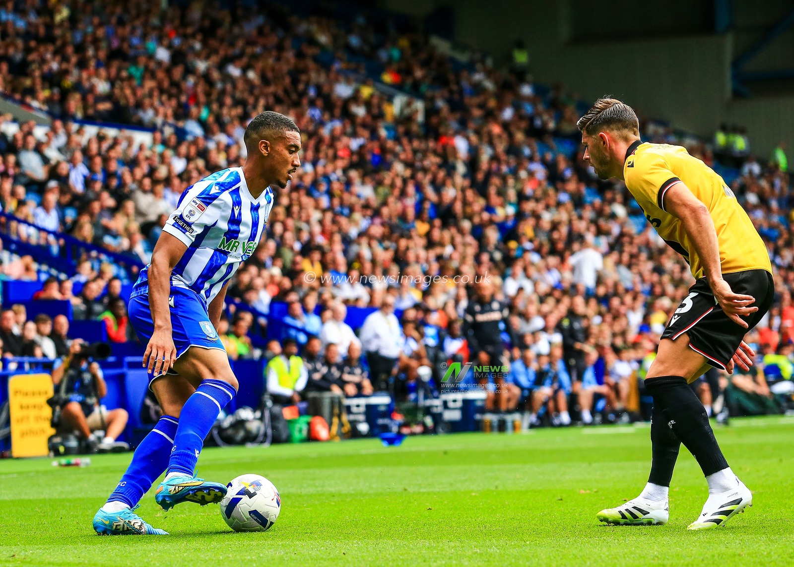 Yan Valery of Sheffield Wednesday in action during the Sky Bet Championship match Sheffield Wednesday vs Stoke City at Hillsborough, Sheffield, United Kingdom, 16th August 2025

(Photo by Richard Bierton/News Images)