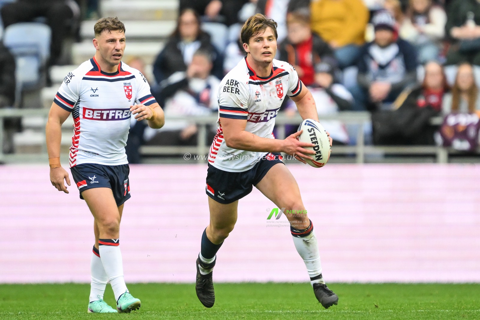 Ethan Havard of England makes a break during the ABK Beer Internationals Series match England vs Samoa at The Brick Community Stadium, Wigan, United Kingdom, 27th October 2024

(Photo by Craig Thomas/News Images)