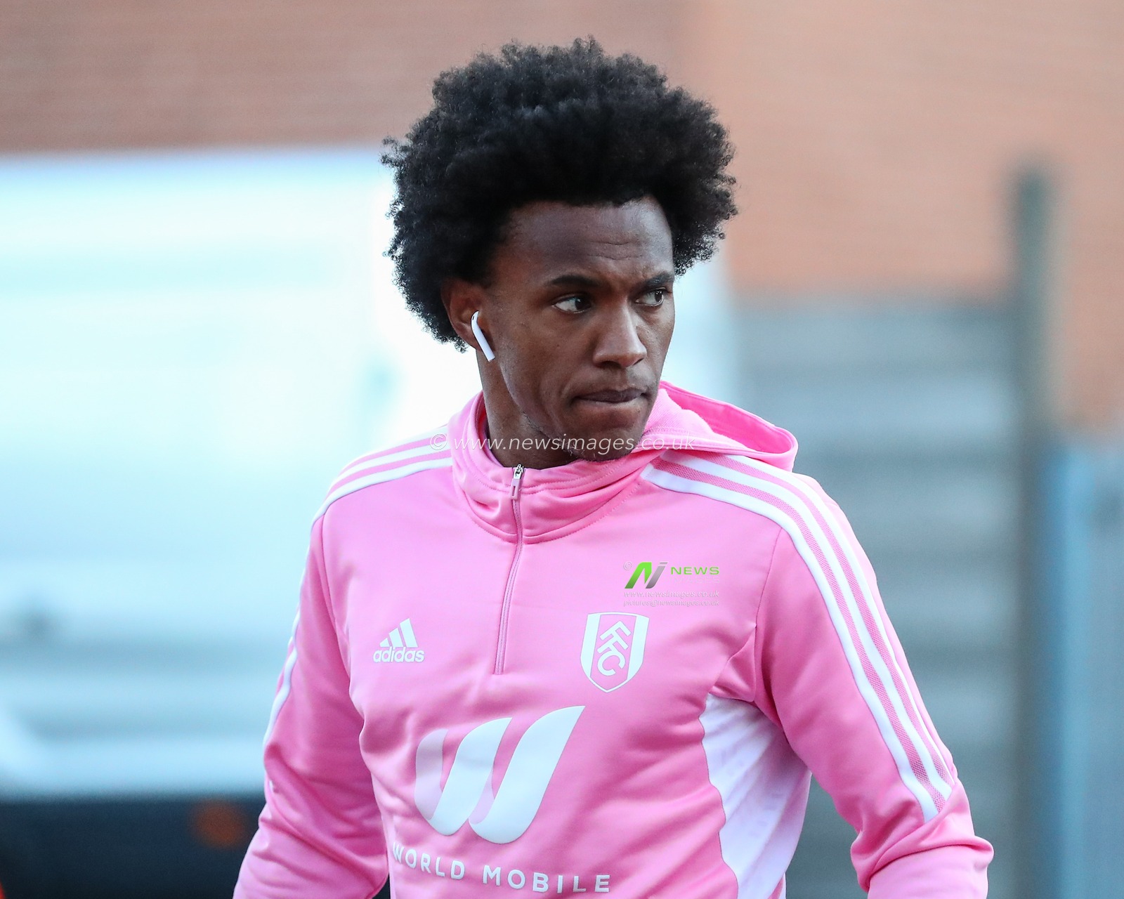 Willian #20 of Fulham arrives at City Ground before the Premier League match Nottingham Forest vs Fulham at City Ground, Nottingham, United Kingdom, 16th September 2022

(Photo by Gareth Evans/News Images)