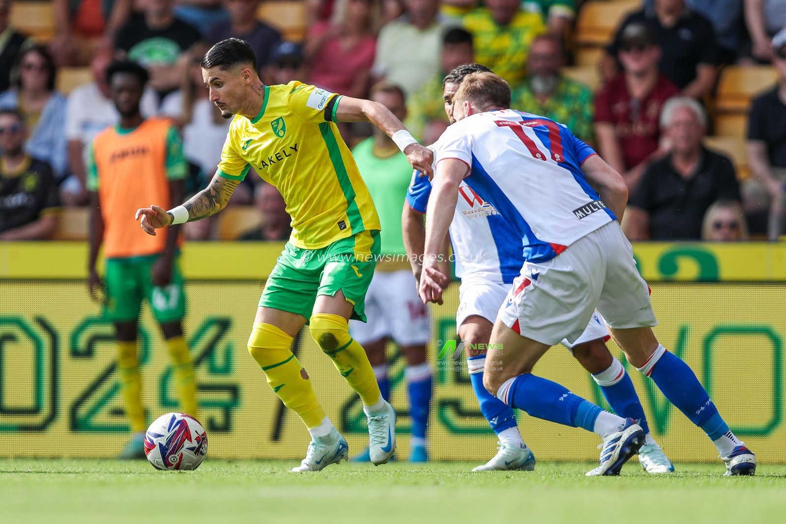 Borja Sainz of Norwich City runs with the ball during the Sky Bet Championship match Norwich City vs Blackburn Rovers at Carrow Road, Norwich, United Kingdom, 17th August 2024

(Photo by Izzy Poles/News Images)