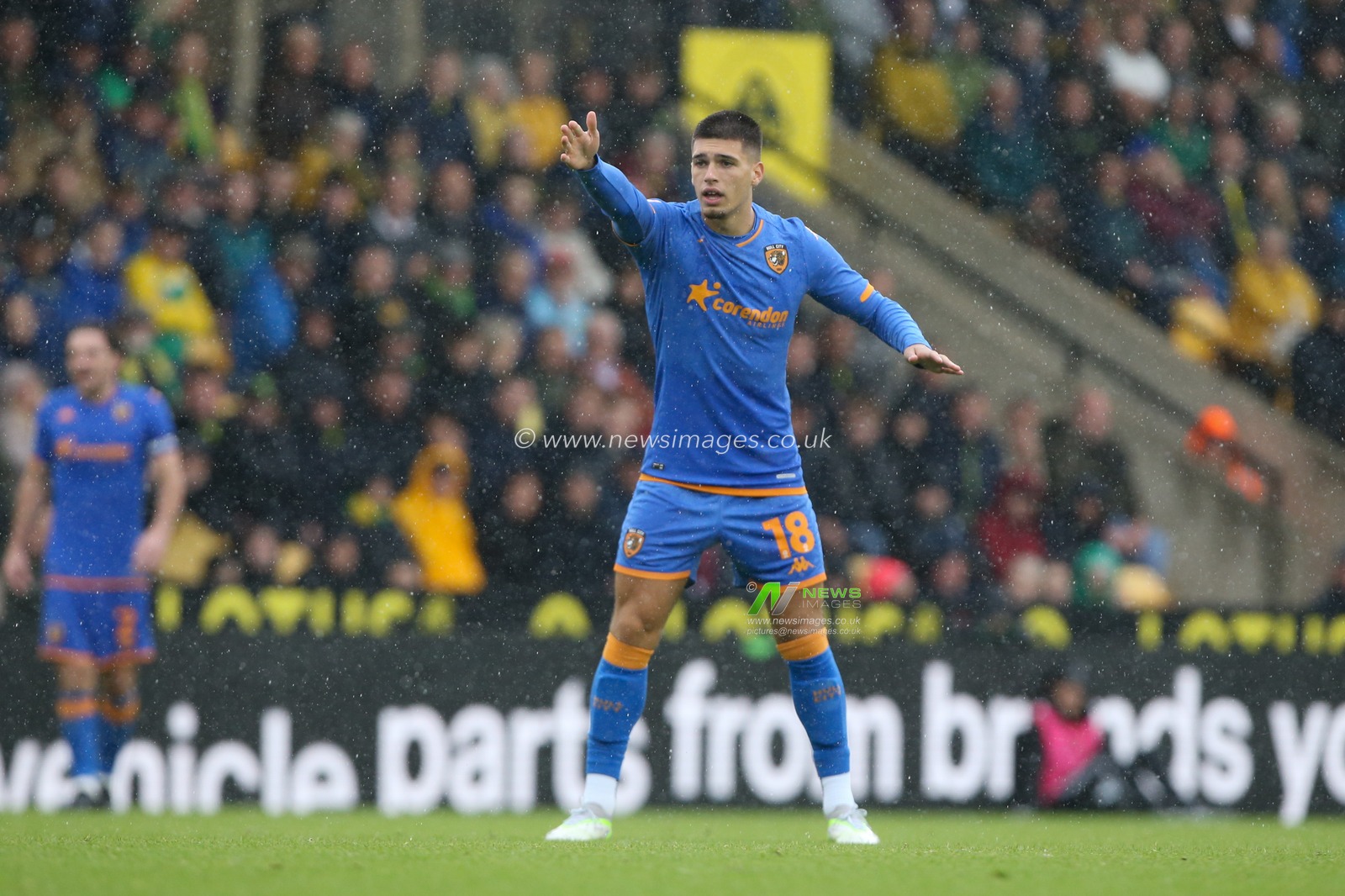 Xavier Simons #18 of Hull City during the Sky Bet Championship match Norwich City vs Hull City at Carrow Road, Norwich, United Kingdom, 5th August 2023

(Photo by Arron Gent/News Images)