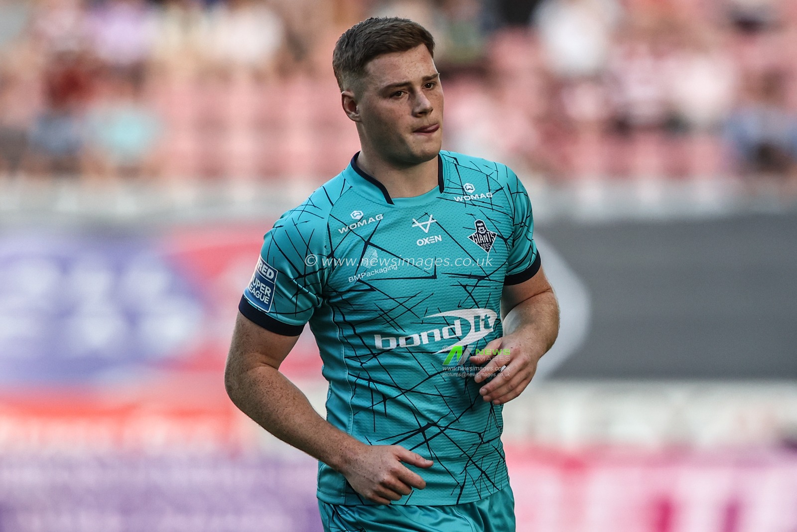 Sam Halsall of Huddersfield Giants during pre-game warm up during the Betfred Super League round 18 match Wigan Warriors vs Huddersfield Giants at The Brick Community Stadium, Wigan, United Kingdom, 11th July 2025

(Photo by Alfie Cosgrove/News Images)