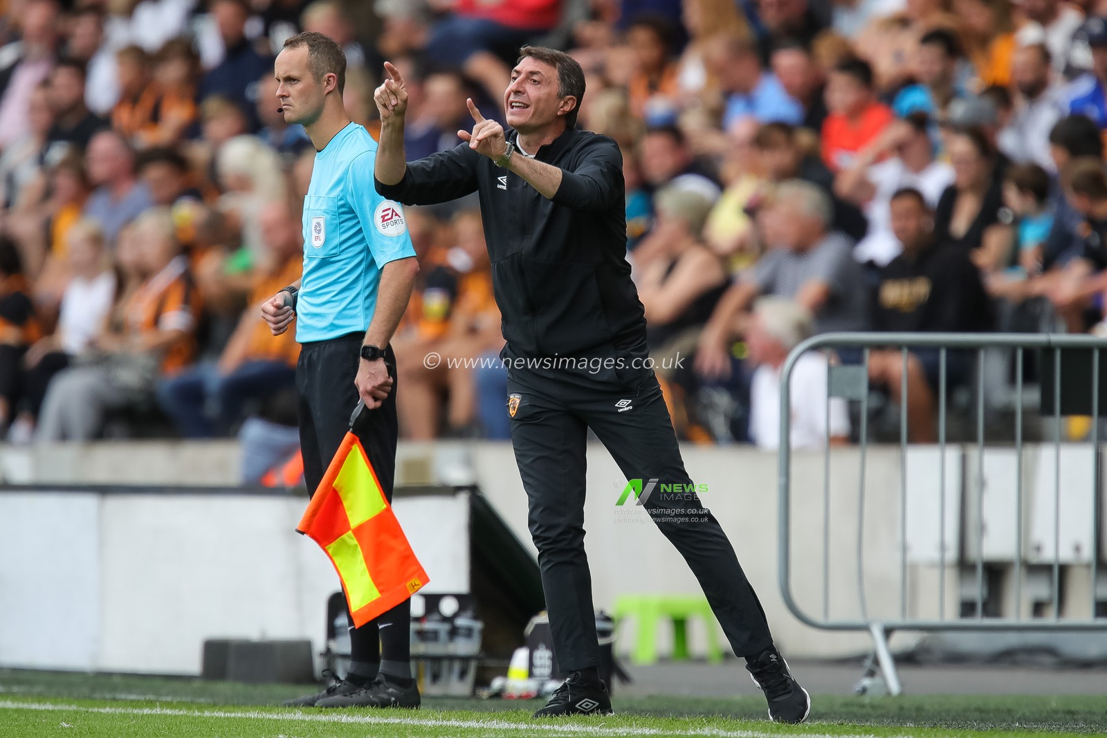 Shota Arveladze manager of Hull City gestures and reacts during the Sky Bet Championship match Hull City vs Sheffield United at MKM Stadium, Hull, United Kingdom, 4th September 2022

(Photo by James Heaton/News Images)