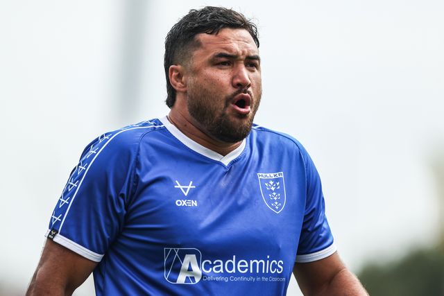 Peta Hiku of Hull KR in the pre-game warm up during the Betfred Super League round 21 match Hull KR vs Castleford Tigers at Sewell Group Craven Park, Kingston upon Hull, United Kingdom, 9th August 2025

(Photo by Alfie Cosgrove/News Images)