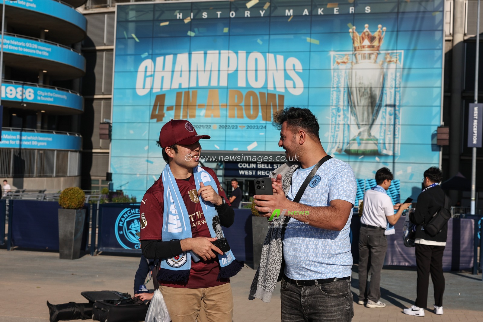 Manchester City fans arrive during the UEFA Champions League league stage match Manchester City vs Inter Milan at Etihad Stadium, Manchester, United Kingdom, 18th September 2024

(Photo by Mark Cosgrove/News Images)
