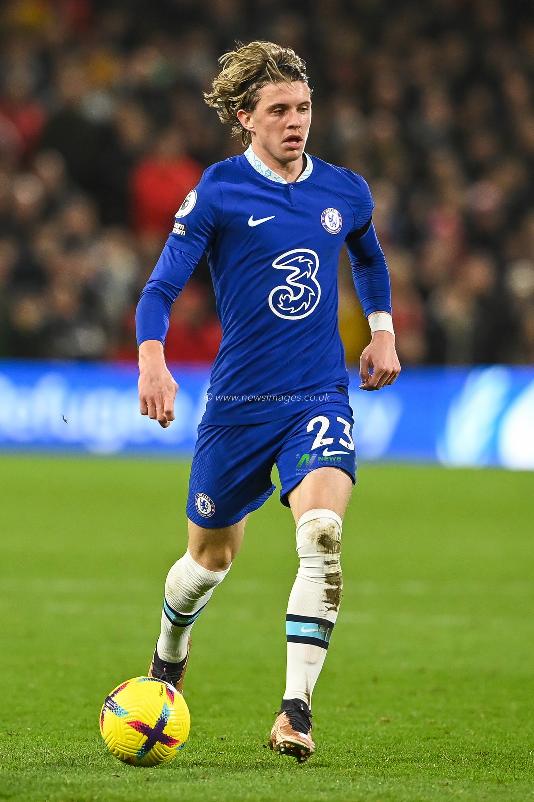 Conor Gallagher #23 of Chelsea makes a break with the ball during the Premier League match Nottingham Forest vs Chelsea at City Ground, Nottingham, United Kingdom, 1st January 2023

(Photo by Craig Thomas/News Images)
