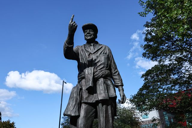 Flowers are laid at The Harold 'Dickie' Bird MBE, OBE statue after his passing today at the age of 92, Barnsley, United Kingdom, 23rd September 2025

(Photo by Mark Cosgrove/News Images)