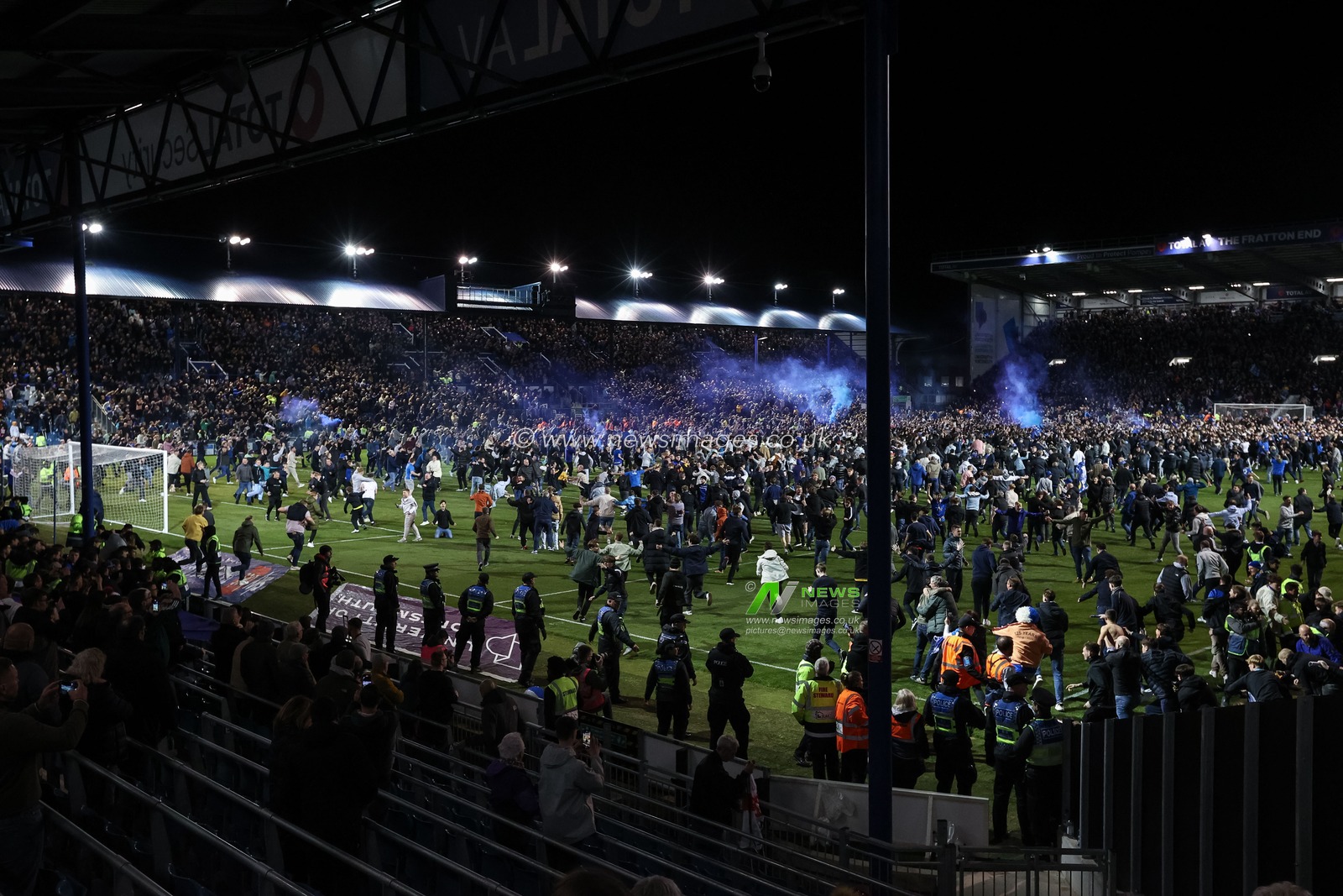 Portsmouth fans invaded the pitch after winning 3-2 and winning League One during the Sky Bet League 1 match Portsmouth vs Barnsley at Fratton Park, Portsmouth, United Kingdom, 16th April 2024

(Photo by Mark Cosgrove/News Images)