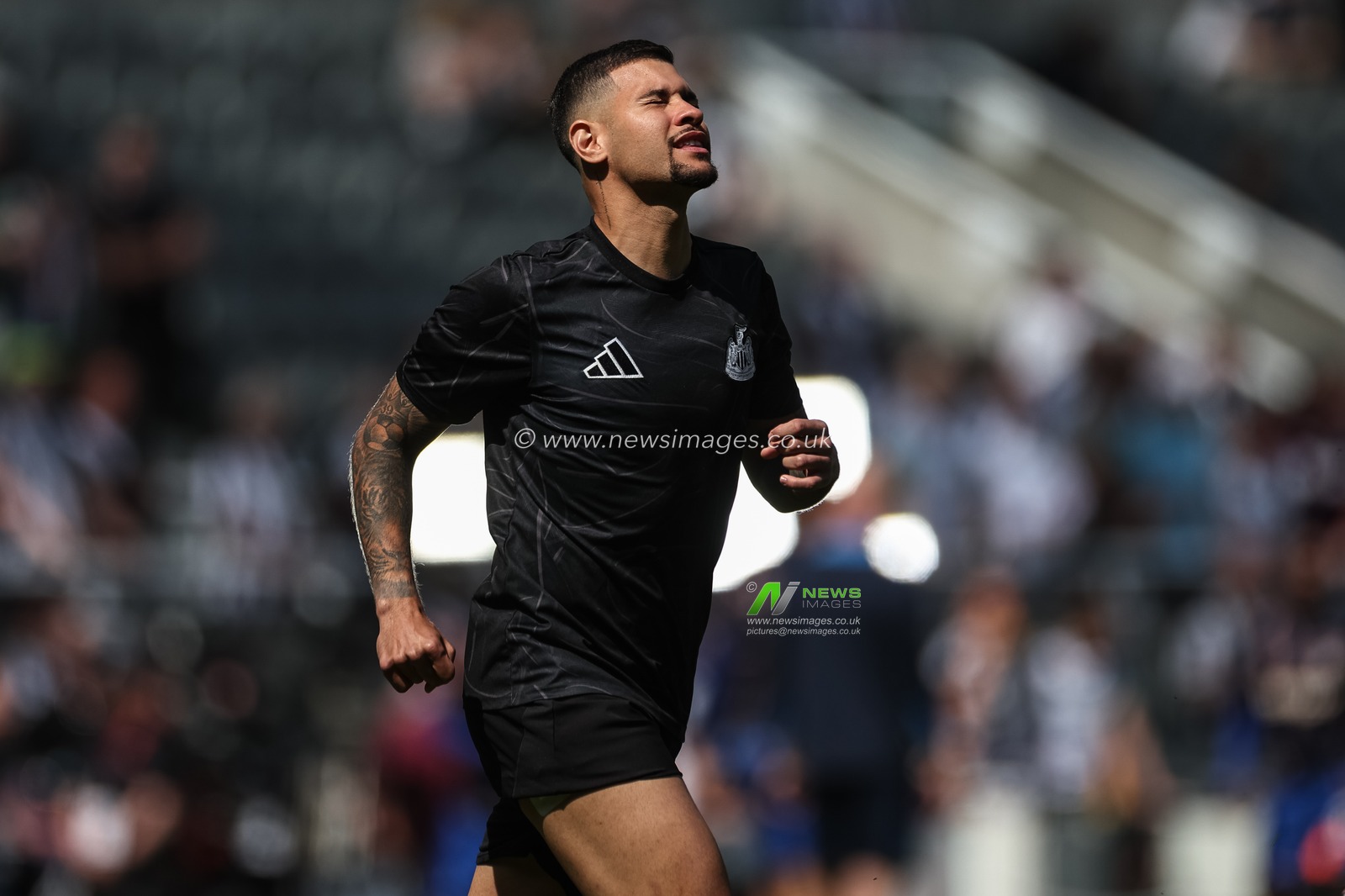 Bruno GuimarÃ£es of Newcastle United in the pregame warmup session during the Premier League match Newcastle United vs Chelsea at St. James's Park, Newcastle, United Kingdom, 11th May 2025

(Photo by Mark Cosgrove/News Images)