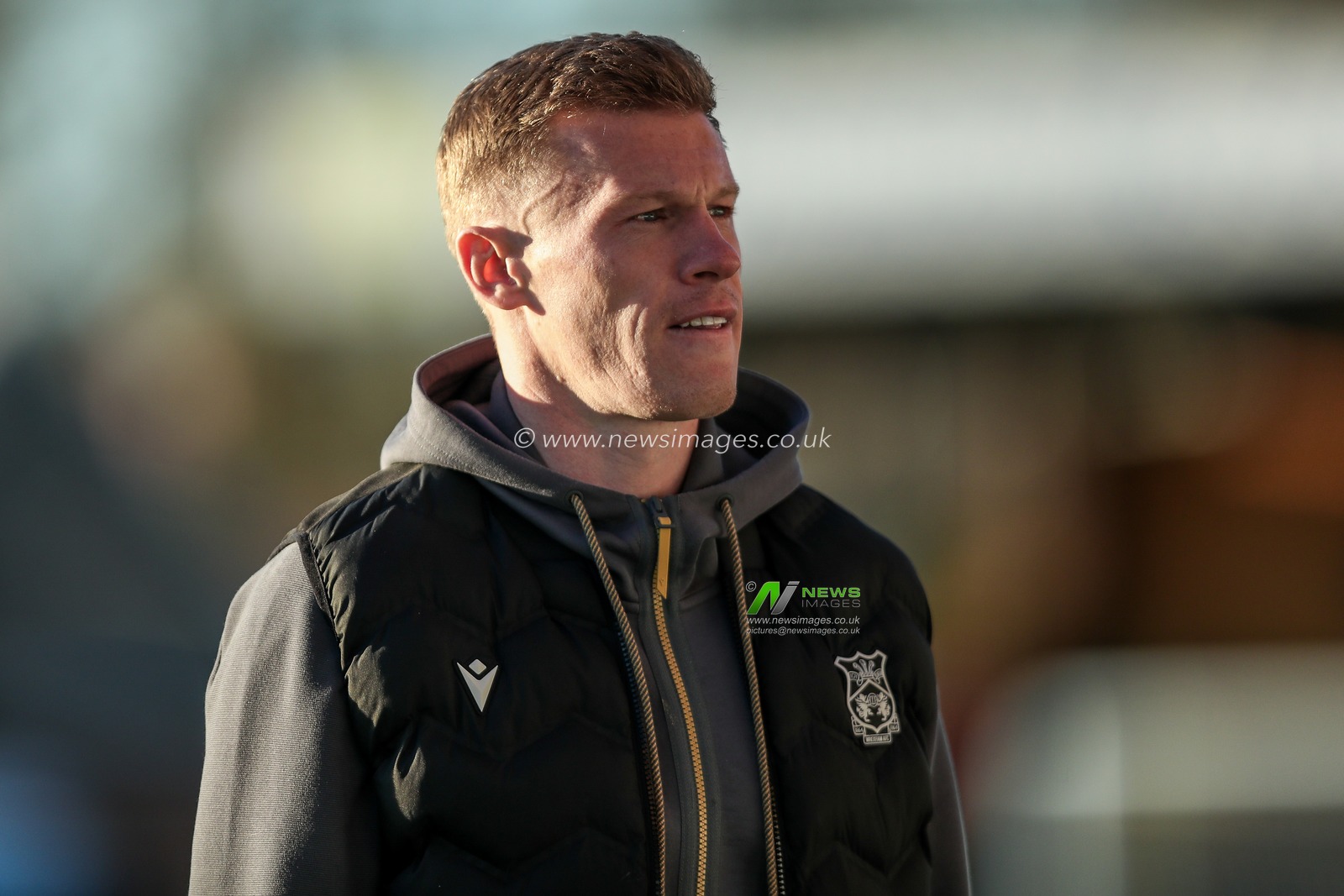 James McClean of Wrexham AFC arrives at Abbey Stadium prior to during the Sky Bet League 1 match Cambridge United vs Wrexham at Abbey Stadium, Cambridge, United Kingdom, 1st April 2025

(Photo by Izzy Poles/News Images)