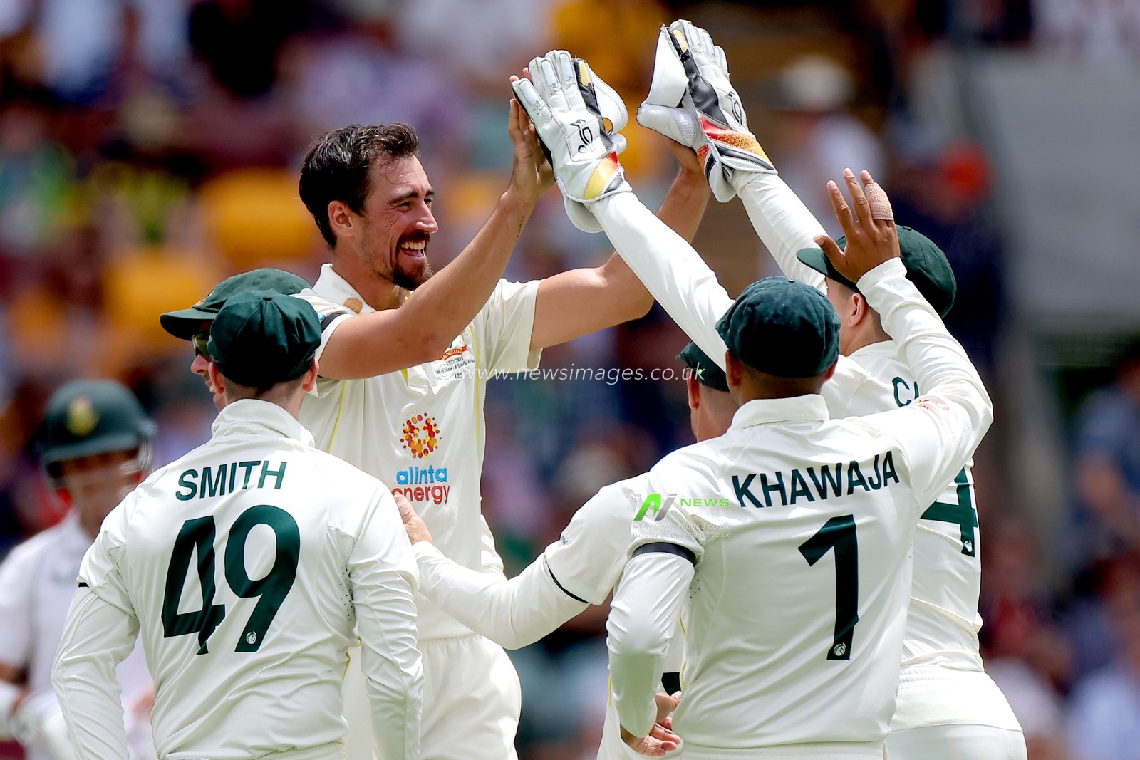 Mitchell Starc of Australia dismissed Dean Elgar of South Africa during the NRMA Insurance test Series match Australia vs South Africa at The Gabba, Brisbane Cricket Ground, Brisbane, Australia, 17th December 2022

(Photo by Patrick Hoelscher/News Images)