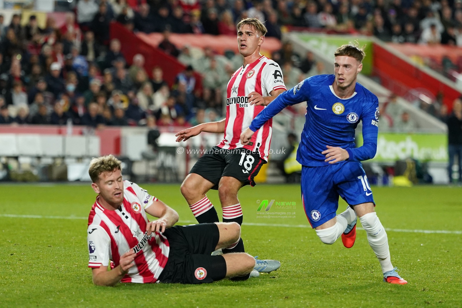 Cole Palmer of Chelsea scores during the Premier League match Brentford vs Chelsea at The Gtech Community Stadium, London, United Kingdom, 13th September 2025

(Photo by Harvey Murphy/News Images)