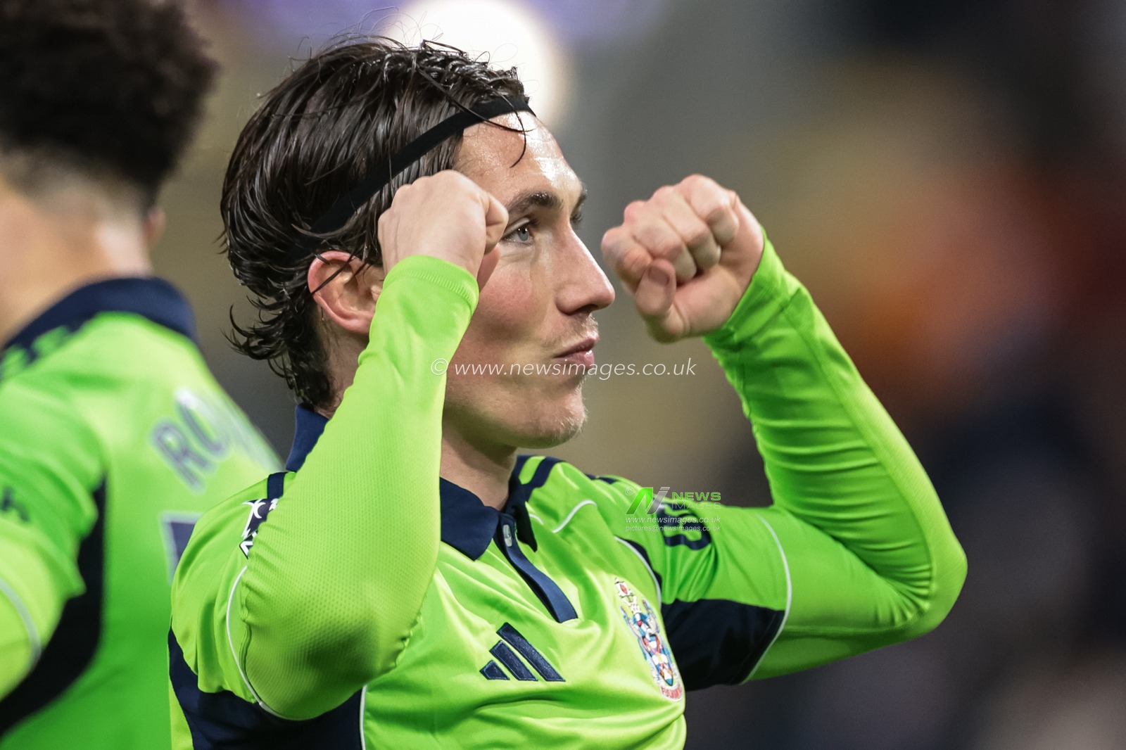 Harry Wilson of Fulham celebrates his goal to make it 1-3 during the Premier League match Burnley vs Fulham at Turf Moor, Burnley, United Kingdom, 13th December 2025

(Photo by Mark Cosgrove/News Images)

*** GER AUT SUI OUT ***