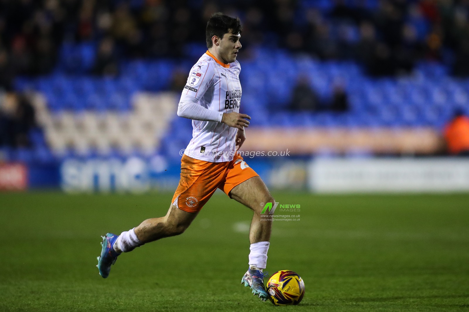 Rob Apter of Blackpool goes forward with the ball during the Sky Bet League 1 match Shrewsbury Town vs Blackpool at Croud Meadow, Shrewsbury, United Kingdom, 4th December 2024

(Photo by Gareth Evans/News Images)