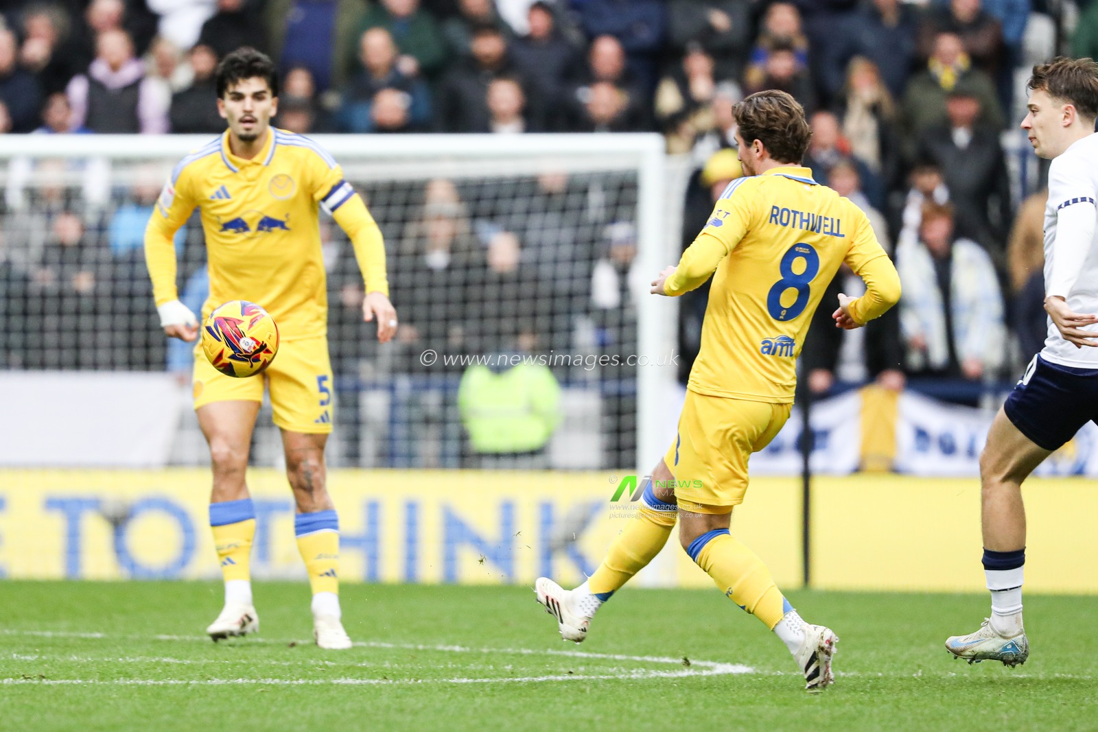 Joe Rothwell of Leeds United chips the ball forward during the Sky Bet Championship match Preston North End vs Leeds United at Deepdale, Preston, United Kingdom, 14th December 2024

(Photo by Jorge Horsted/News Images)