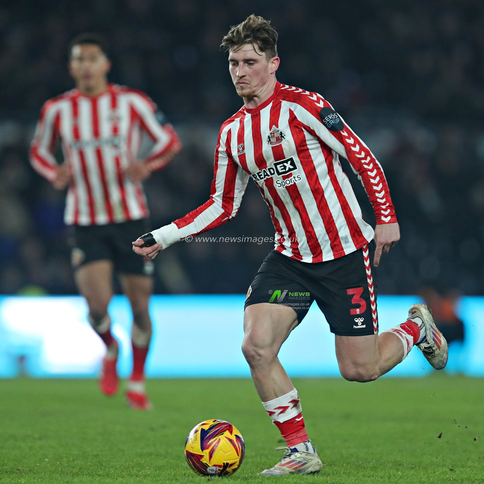 Dennis Cirkin of Sunderland during the Sky Bet Championship match Derby County vs Sunderland at Pride Park Stadium, Derby, United Kingdom, 21st January 2025

(Photo by Sam Eaden/News Images) 