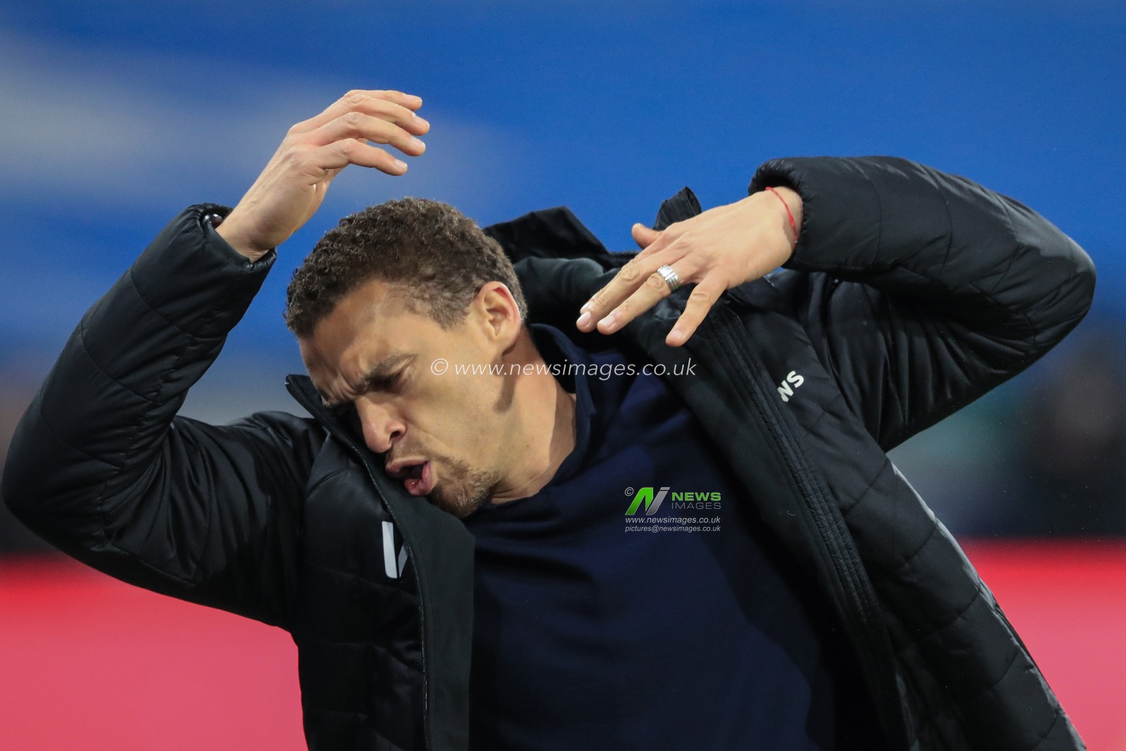 ValÃ©rien IsmaÃ«l manager of Barnsley reacts in the last few seconds of the game