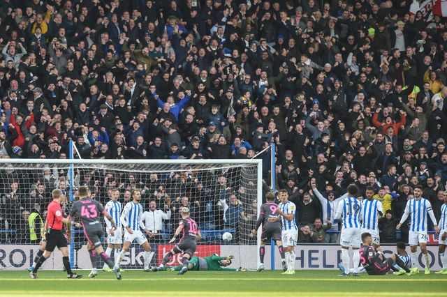 Sky Bet Championship Huddersfield Town v Leeds United