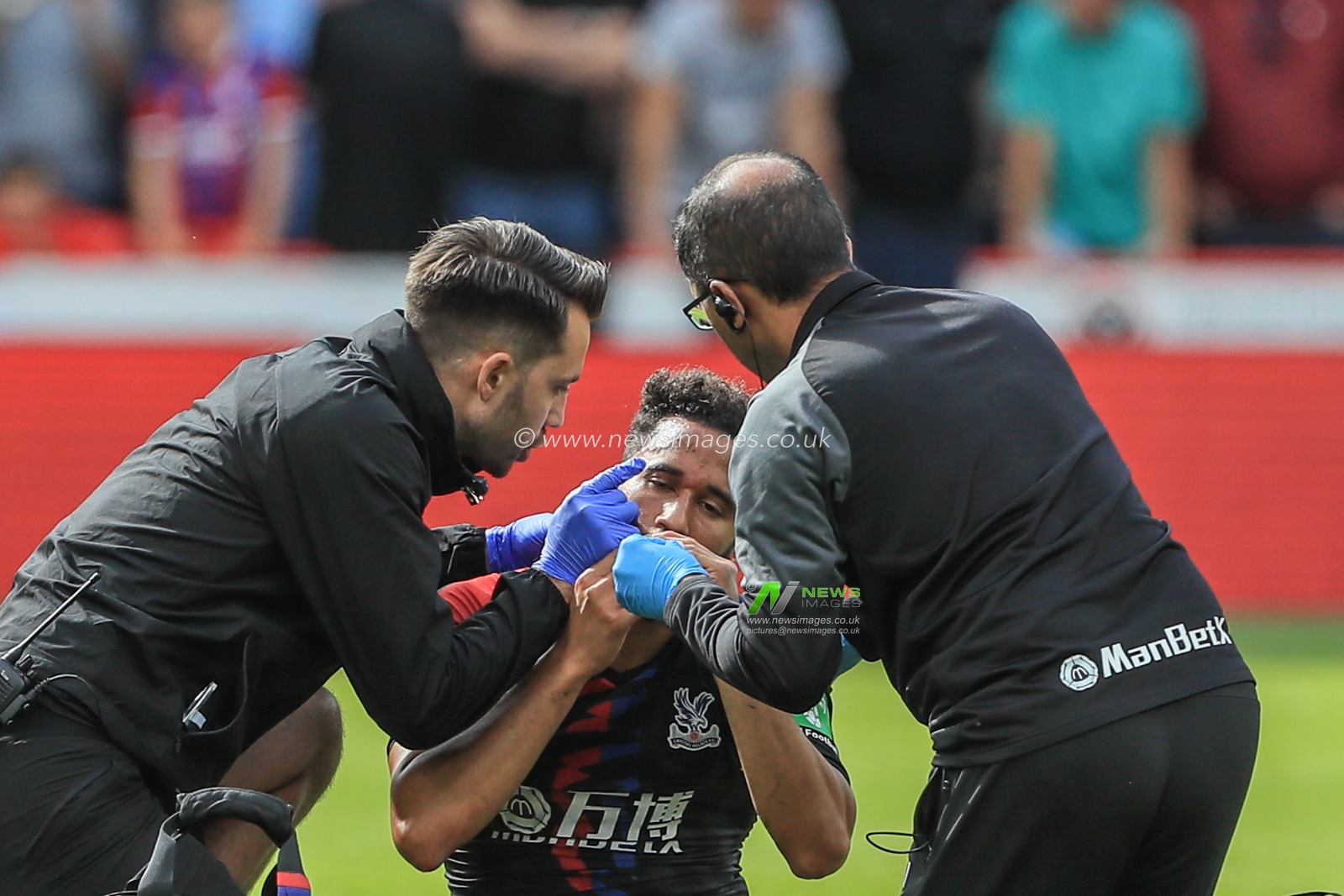18th August 2019 , Bramall Lane, Sheffield, England; Premier League Football, Sheffield United vs Crystal Palace ; Andros Townsend (10) of Crystal Palace revives stitches to a cut eye 


Credit: Mark Cosgrove/News Images

English Football League images are subject to DataCo Licence