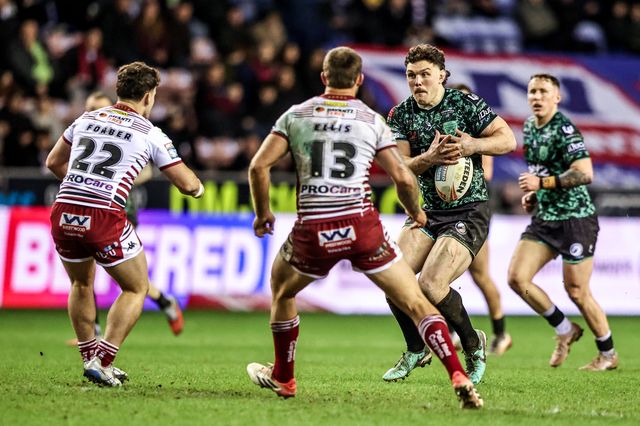 Robbie Mulhern of Leigh Leopards breaks with the ball during the Betfred Super League match Wigan Warriors vs Leigh Leopards at The Brick Community Stadium, Wigan, United Kingdom on 26 February 2026

(Photo by Alfie Cosgrove/News Images)