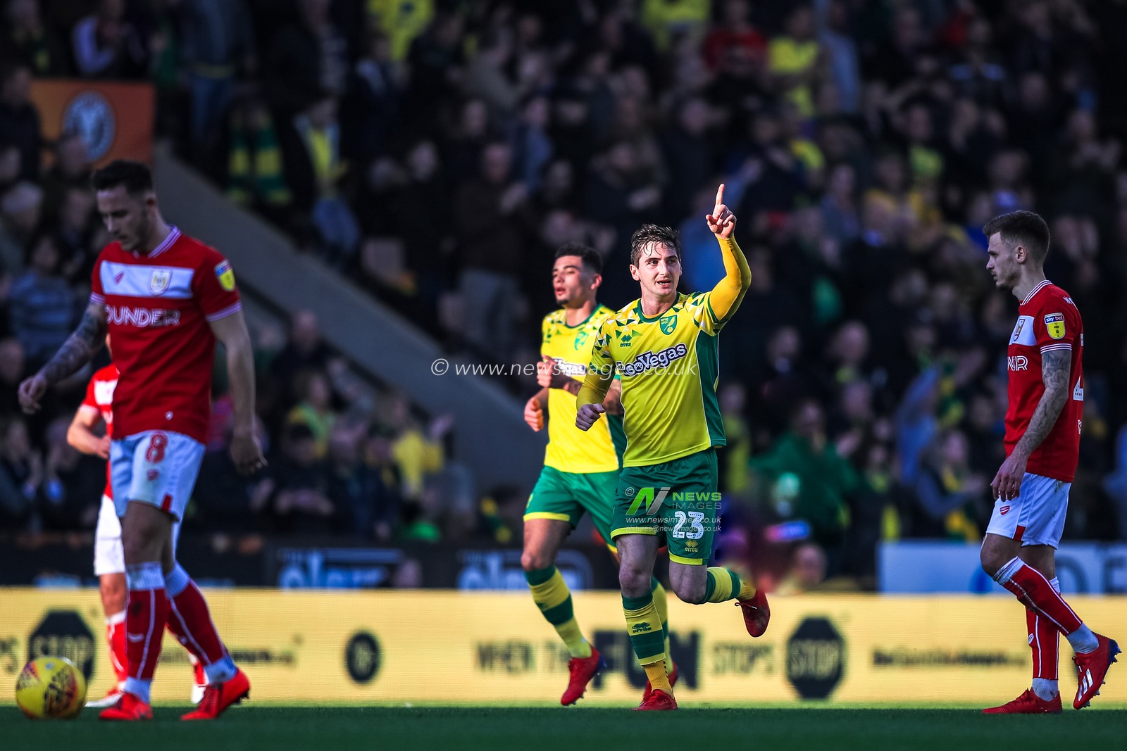 23rd February 2019, Carrow Road, Norfolk, England; Sky Bet Championship, Norwich City vs Bristol City ;  Kenny McLean (23) of Norwich City celebrates levelling the scores at 1-1.


Credit: Georgie Kerr/News Images

English Football League images are subject to DataCo Licence