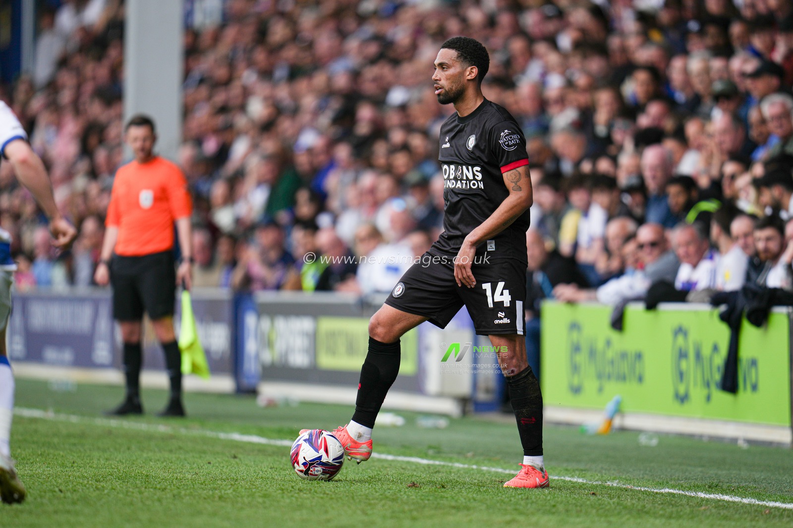 Zak Vyner of Bristol City during the Sky Bet Championship match Queens Park Rangers vs Bristol City at Kiyan Prince Foundation Stadium, London, United Kingdom, 12th April 2025

(Photo by Harvey Murphy/News Images)