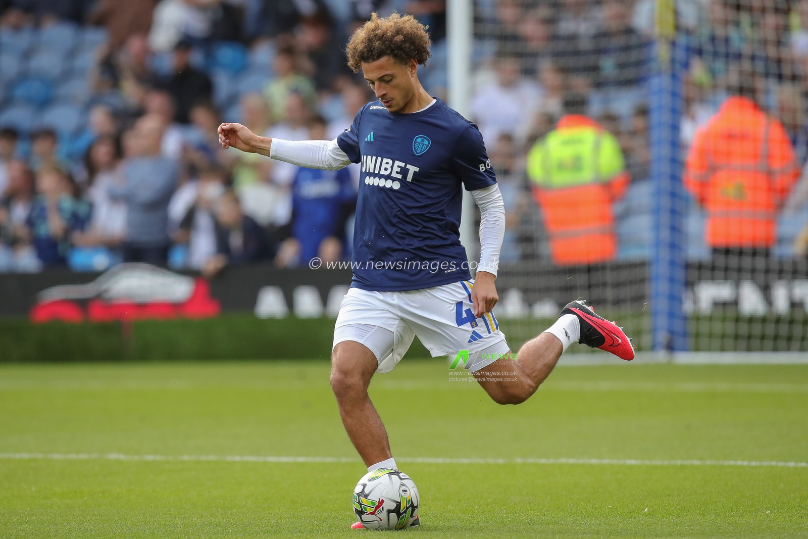 Ethan Ampadu #4 of Leeds United during the pre match warm up ahead of the Carabao Cup match Leeds United vs Shrewsbury Town at Elland Road, Leeds, United Kingdom, 9th August 2023

(Photo by James Heaton/News Images)