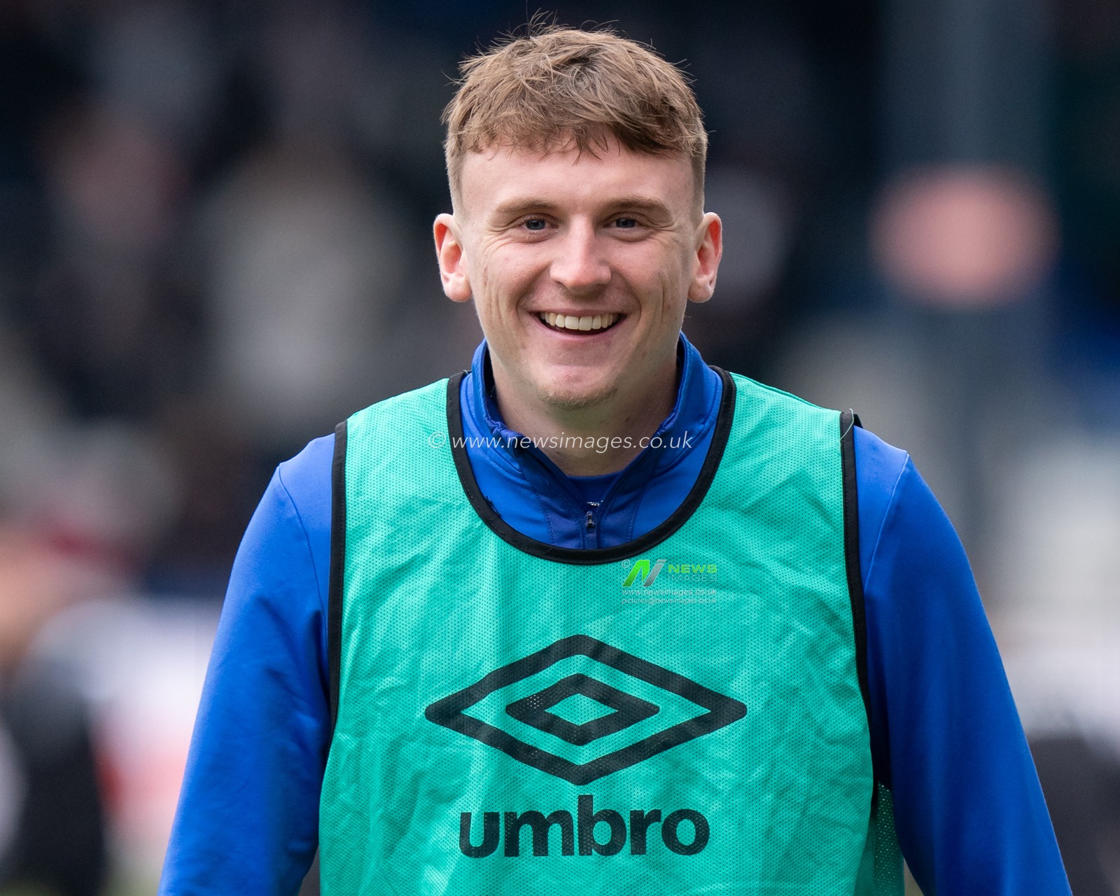Alfie Doughty #45 Luton Town warming up prior to the Emirates FA Cup Fourth Round match Luton Town vs Grimsby Town at Kenilworth Road, Luton, United Kingdom, 28th January 2023

(Photo by Richard Washbrooke/News Images)