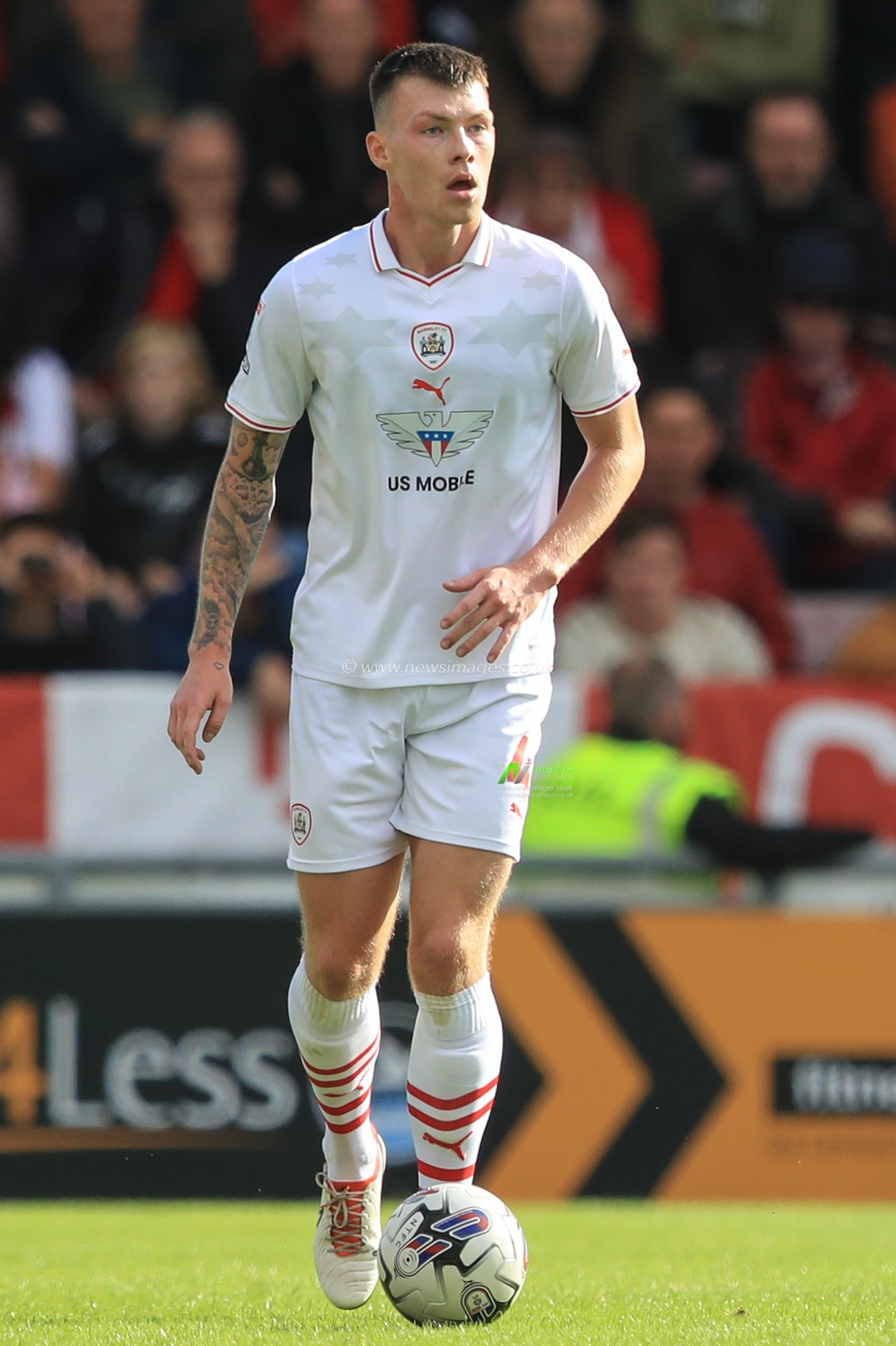 Kacper Åopata #4 of Barnsley during the Sky Bet League 1 match Northampton Town vs Barnsley at Sixfields Stadium, Northampton, United Kingdom, 23rd September 2023

(Photo by Alfie Cosgrove/News Images)