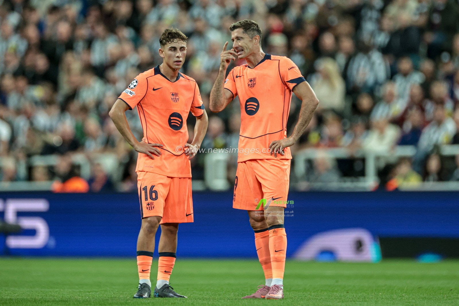 Robert Lewandowski of Barcelona and Fermin Lopez of Barcelona discuss tactics during the UEFA Champions League 2025/26 Phase MD1 Newcastle United vs Barcelona at St James's Park, Newcastle, United Kingdom, 18th September 2025

(Photo by Mark Cosgrove/News Images)
