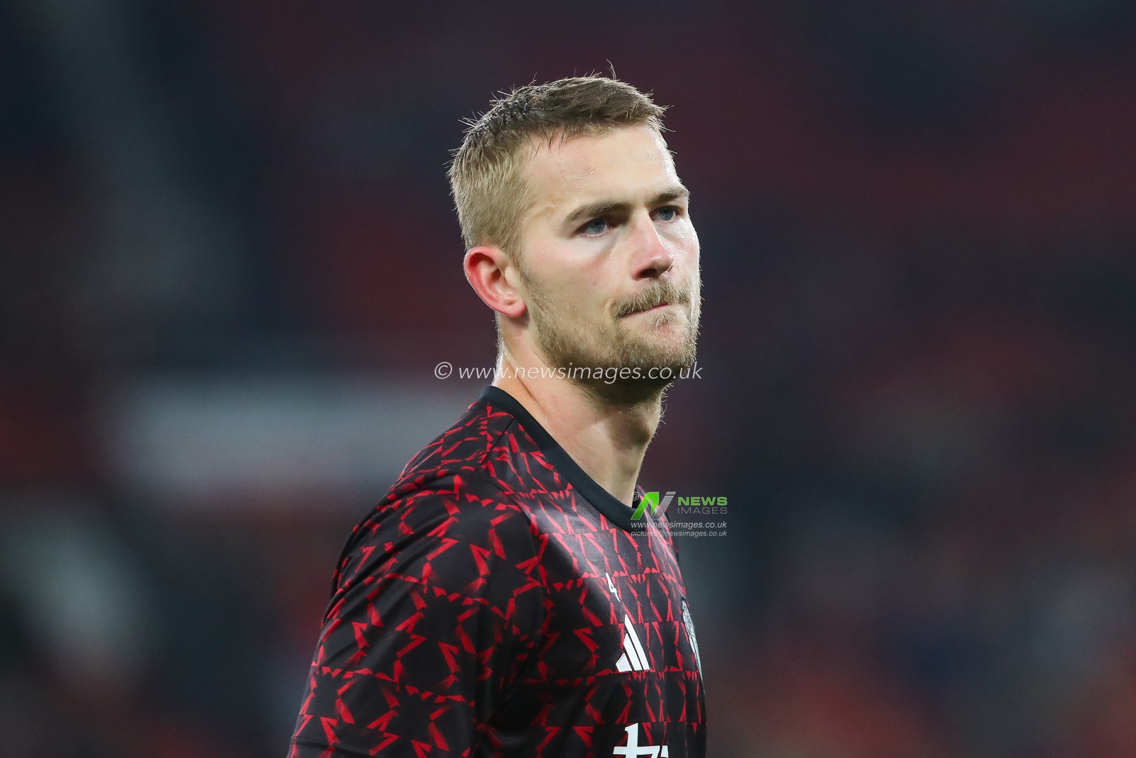 Matthijs de Ligt of Manchester United during the pre-game warmup ahead of the Carabao Cup Last 16 match Manchester United vs Leicester City at Old Trafford, Manchester, United Kingdom, 30th October 2024

(Photo by Gareth Evans/News Images)