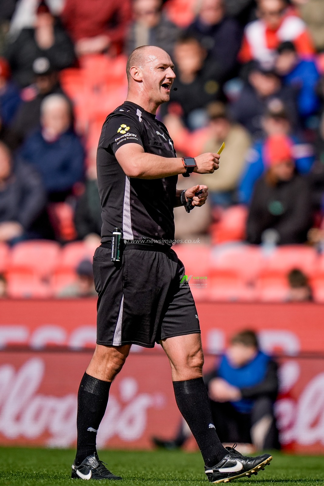 Referee ROBERT MADLEY during the Sky Bet Championship match Stoke City vs Blackburn Rovers at Bet365 Stadium, Stoke On Trent, United Kingdom on 11 April 2026

(Photo by Maynard Manyowa/News Images)