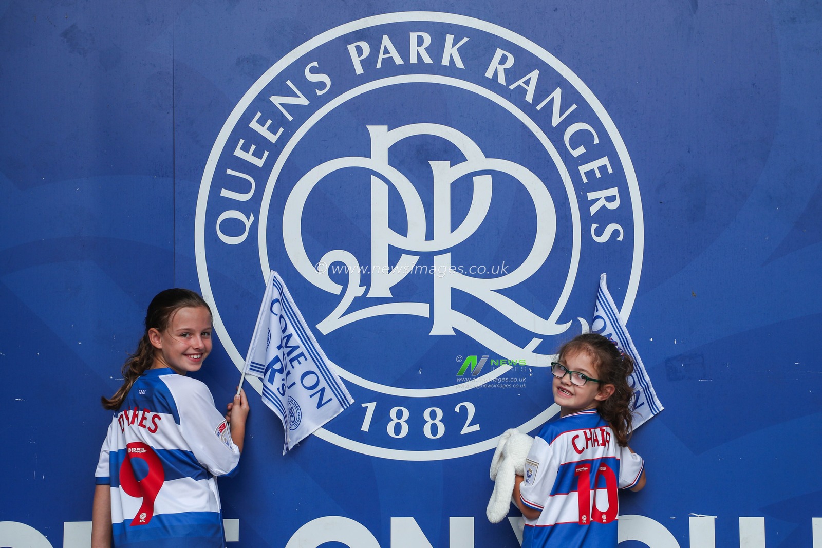 Queens Park Rangers fans arrive at Matrade Loftus Road Stadium prior to the Sky Bet Championship match Queens Park Rangers vs West Bromwich Albion at Kiyan Prince Foundation Stadium, London, United Kingdom, 10th August 2024

(Photo by Izzy Poles/News Images)