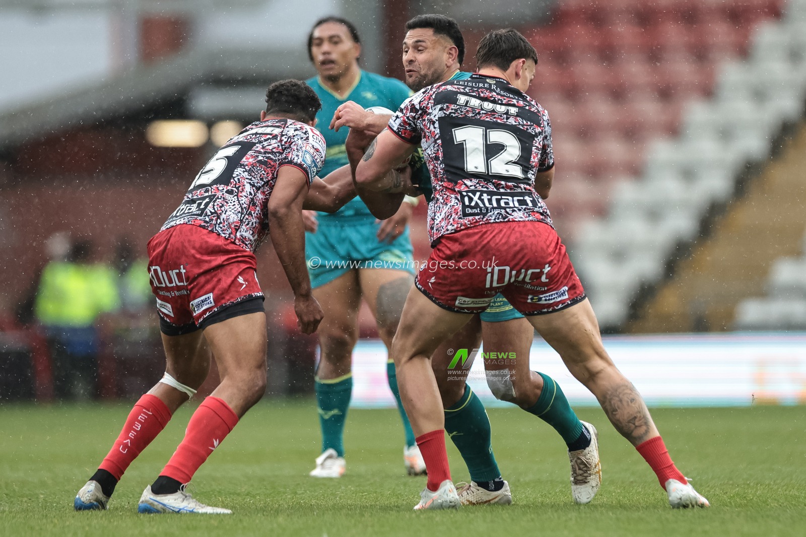 Rhyse Martin of Hull KR is tackled by Owen Trout of Leigh Leopards during the Betfred Super League round 11 match Leigh Leopards vs Hull KR at Leigh Sports Village, Leigh, United Kingdom on 16 May 2026

(Photo by Mark Cosgrove/News Images)