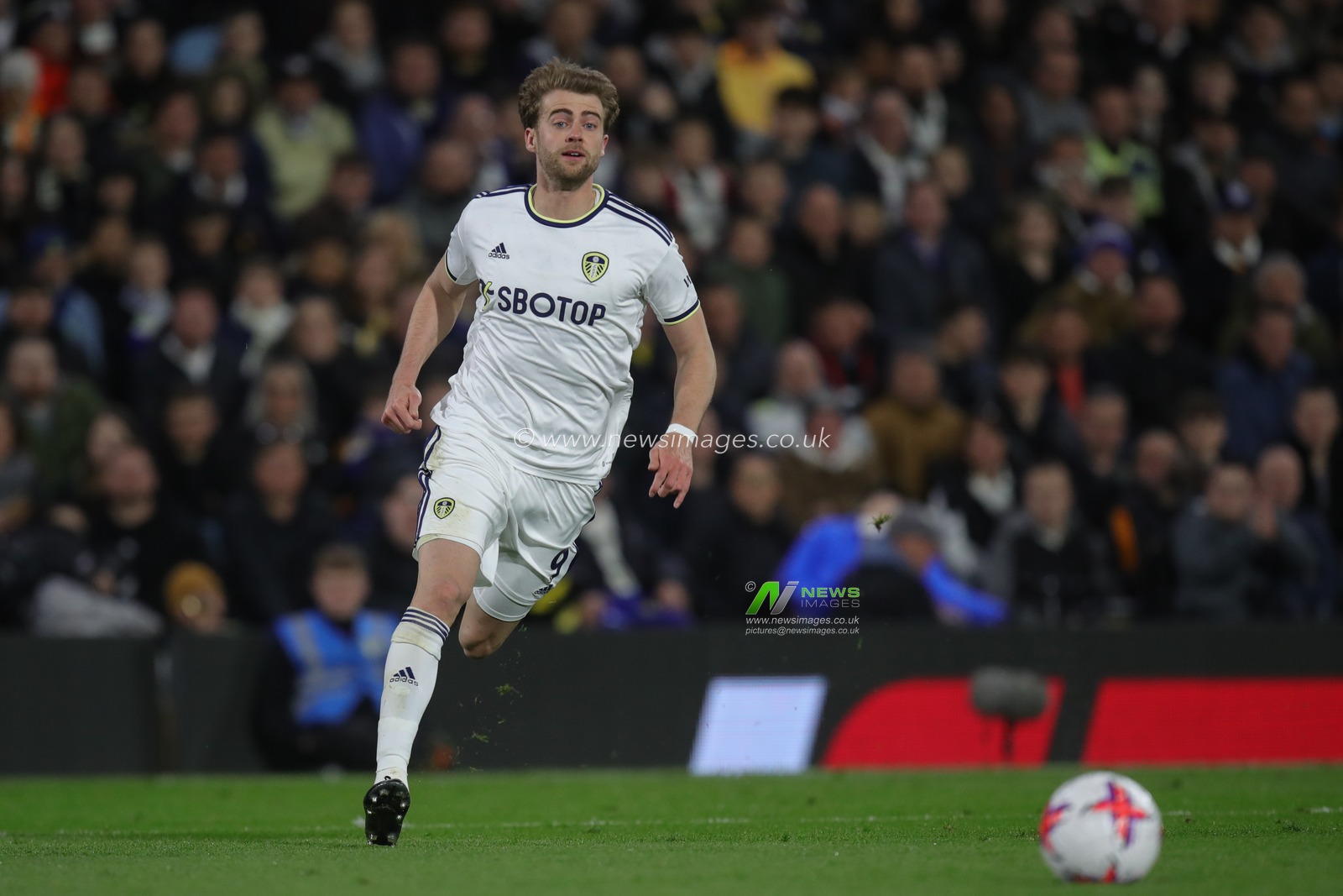 Patrick Bamford #9 of Leeds United chases the ball during the Premier League match Leeds United vs Leicester City at Elland Road, Leeds, United Kingdom, 25th April 2023

(Photo by James Heaton/News Images)