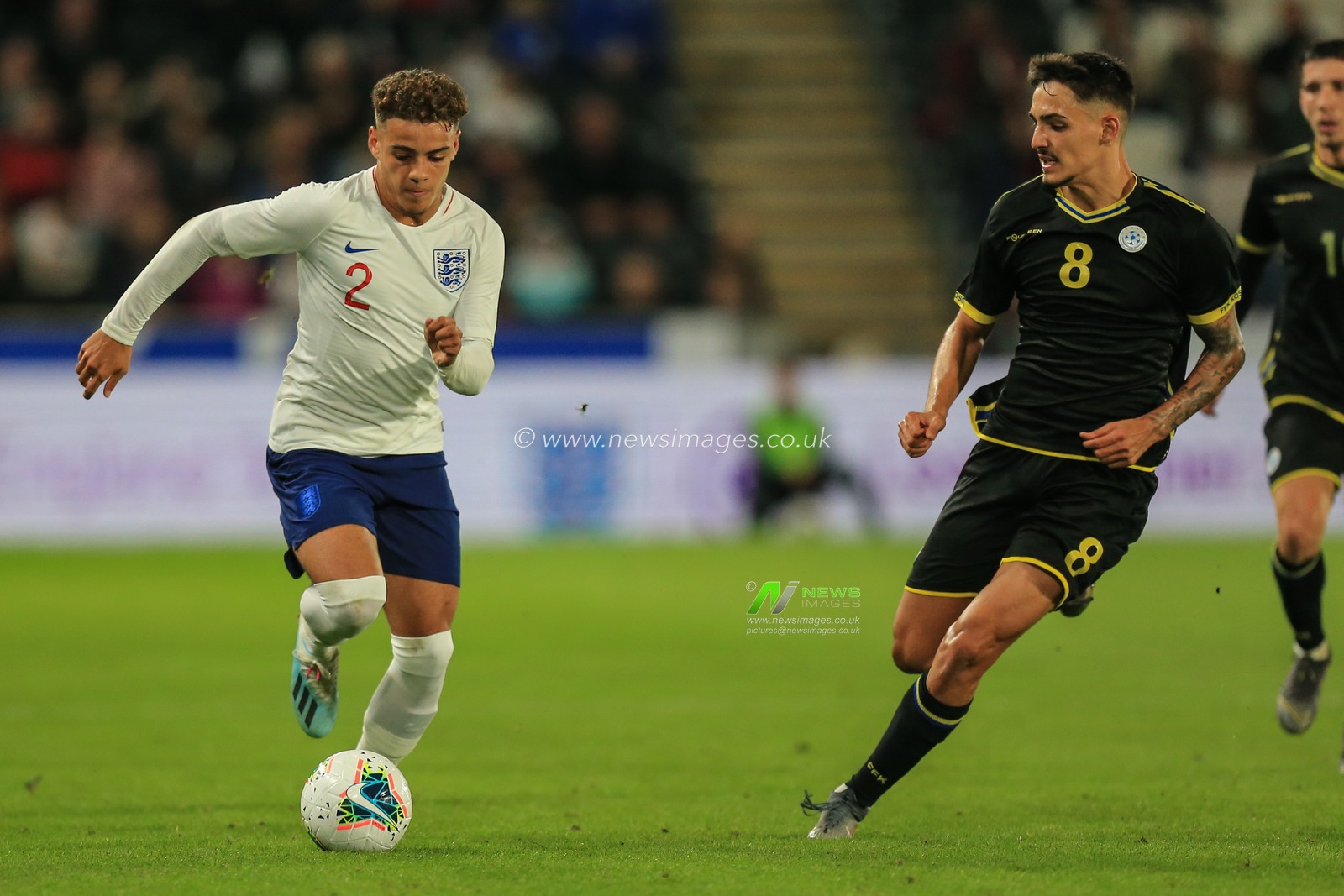 9th September 2019, KCOM Stadium , Hull, England; European Under 21 Championship Qualifying ; England U21 vs Kosovo U21 Max Aarons (2) of England U21 runs with the ball


Credit: David Greaves/News Images

English Football League images are subject to DataCo Licence