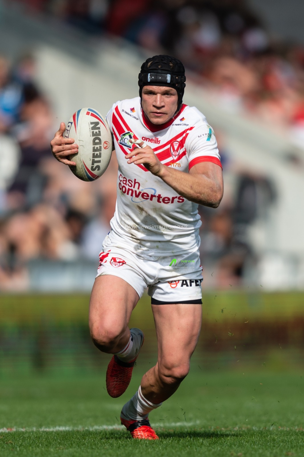 22nd April 2019 , Totally Wicked Stadium, St Helens, England;  Betfred Super League, Round 12, St Helens vs Hull FC, Jonny Lomax of St Helens during the game

Credit: Richard Long/News Images