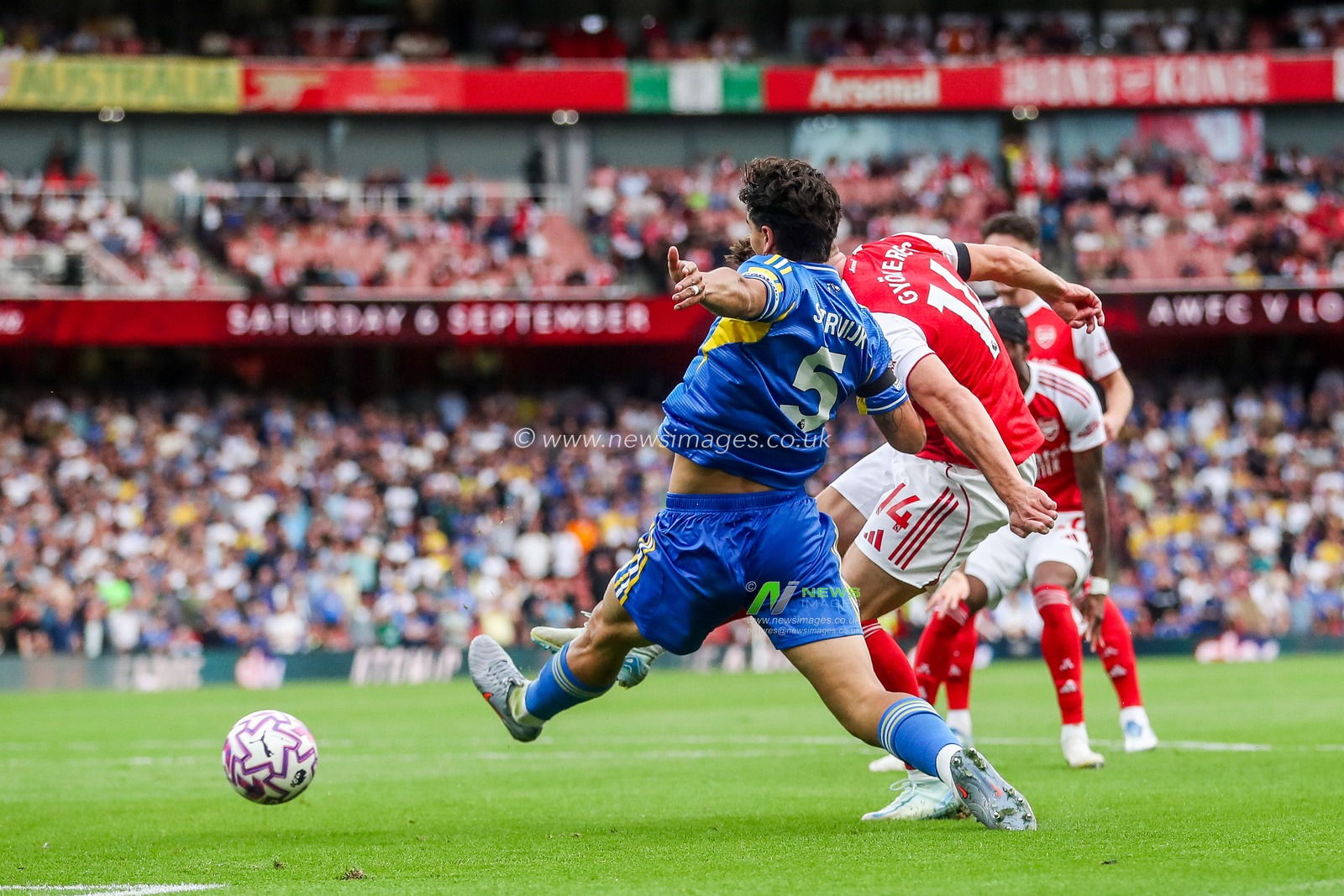 Viktor Gyokeres of Arsenal scores to make it 3-0 during the Premier League match Arsenal vs Leeds United at Emirates Stadium, London, United Kingdom, 23rd August 2025

(Photo by Izzy Poles/News Images)