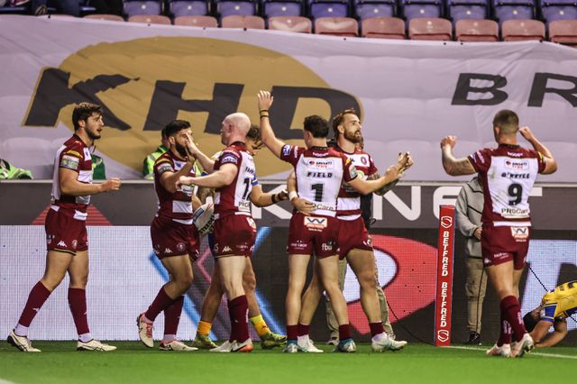 Abbas Miski of Wigan Warriors celebrates his try to make it 4-0 during the Betfred Super League round 27 match Wigan Warriors vs Leeds Rhinos at The Brick Community Stadium, Wigan, United Kingdom, 19th September 2025

(Photo by Alfie Cosgrove/News Images)