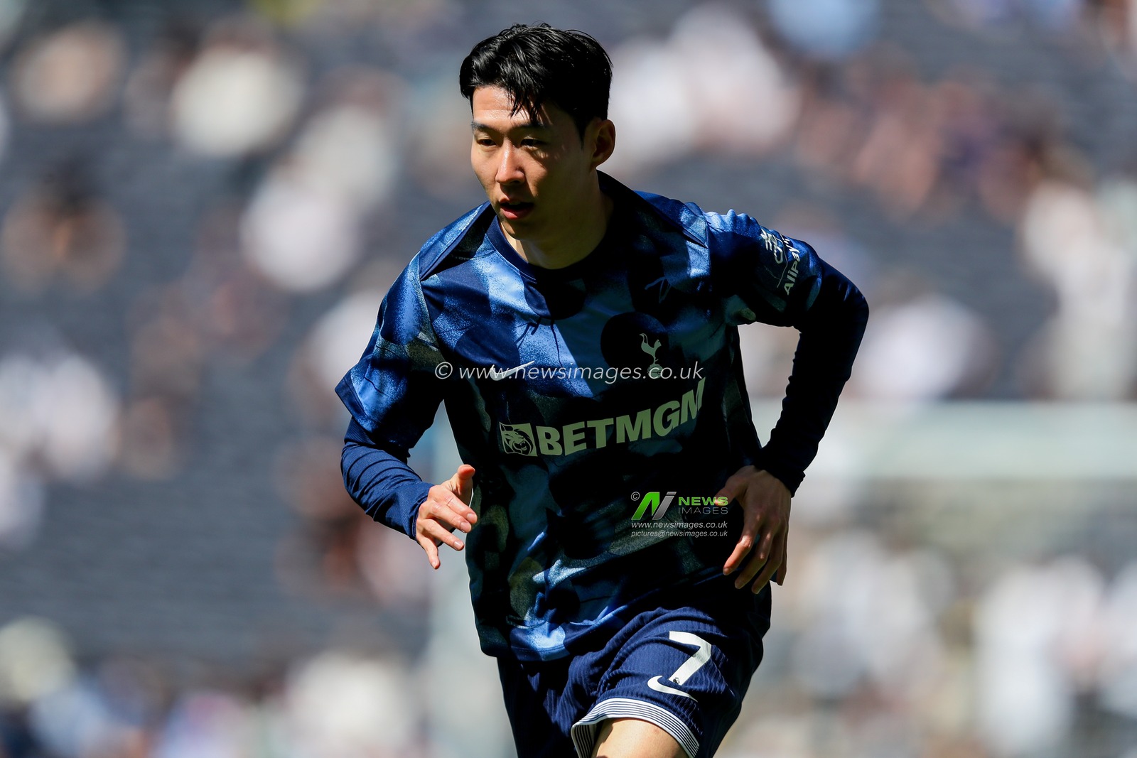 Heung-min Son of Tottenham Hotspur warms up prior to the Premier League match Tottenham Hotspur vs Crystal Palace at Tottenham Hotspur Stadium, London, United Kingdom, 11th May 2025

(Photo by Izzy Poles/News Images)