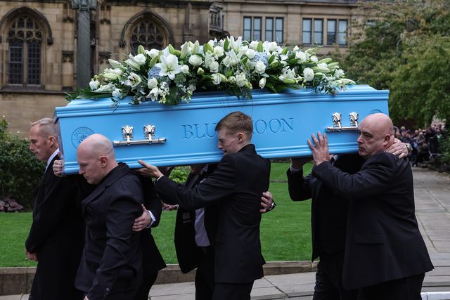Richard John Hatton MBE’s coffin is carried into the Cathedral during Ricky Hatton' Funeral at Manchester Cathedral, Manchester, United Kingdom, 10th October 2025

(Photo by Mark Cosgrove/News Images)