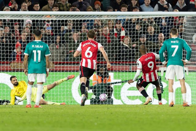 Igor Thiago of Brentford scores a penalty, 3-1, during the Premier League match Brentford vs Liverpool at The Gtech Community Stadium, London, United Kingdom, 25th October 2025

(Photo by Ian Stephen/News Images)