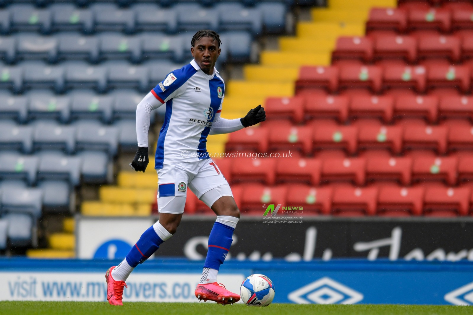 Amariâ€™i Bell #17 of Blackburn Rovers runs with the ball
