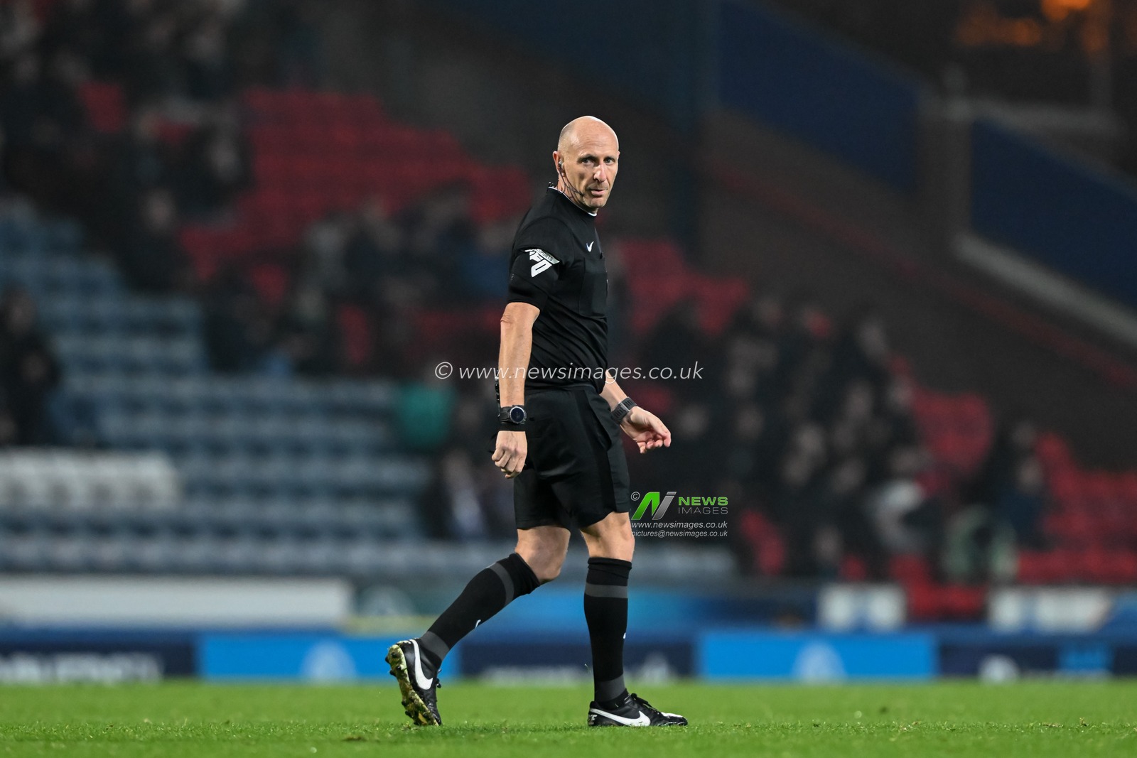 Referee Andy Davies during the Sky Bet Championship match Blackburn Rovers vs Stoke City at Ewood Park, Blackburn, United Kingdom, 6th November 2024

(Photo by Cody Froggatt/News Images)