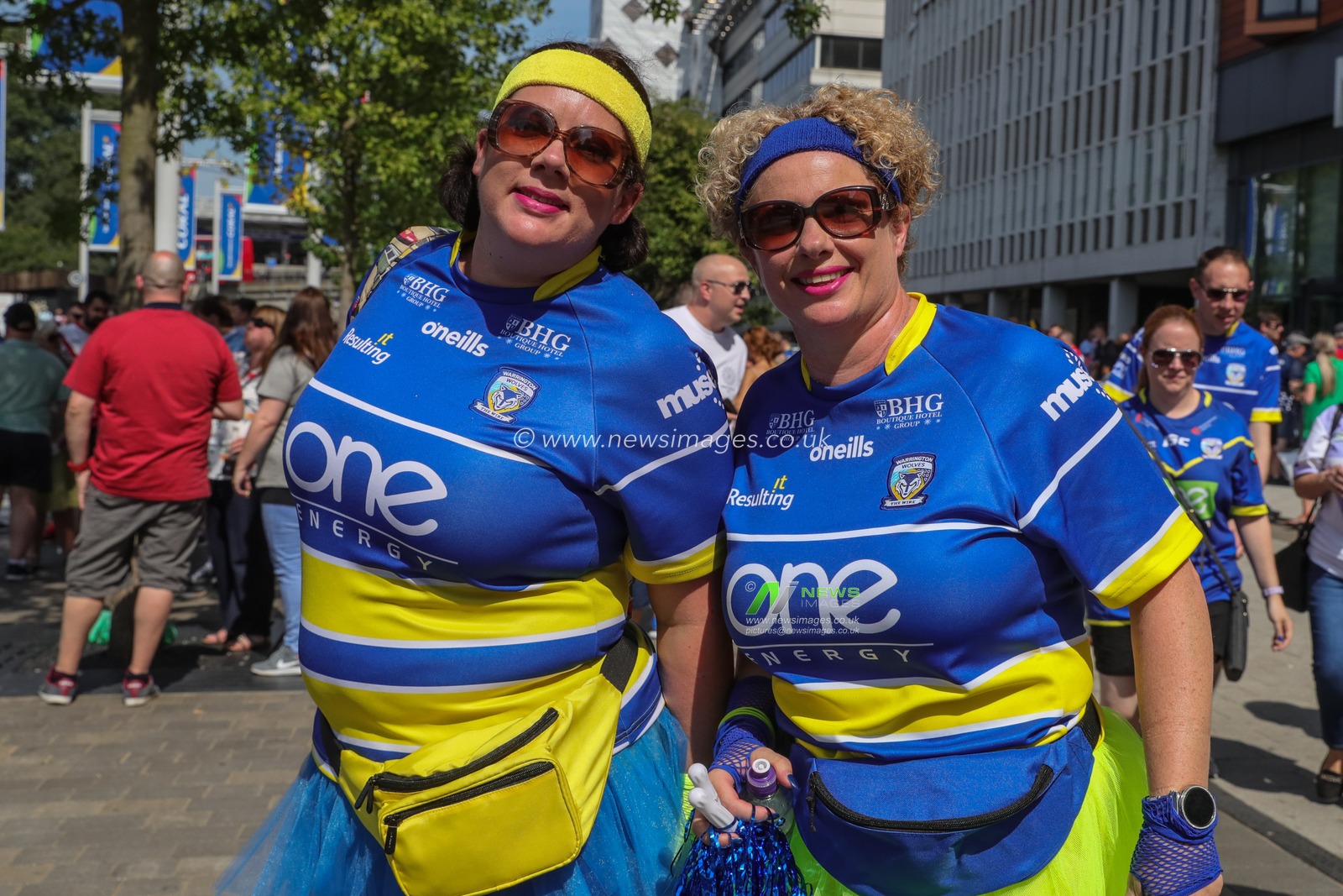 24th August 2019 , Wembley Stadium, London England ; 2019 Coral Challenge Cup Final ; St Helens vs Warrington Wolves ; Fans arrive on Wembley way



Credit: Mark Cosgrove/News Images