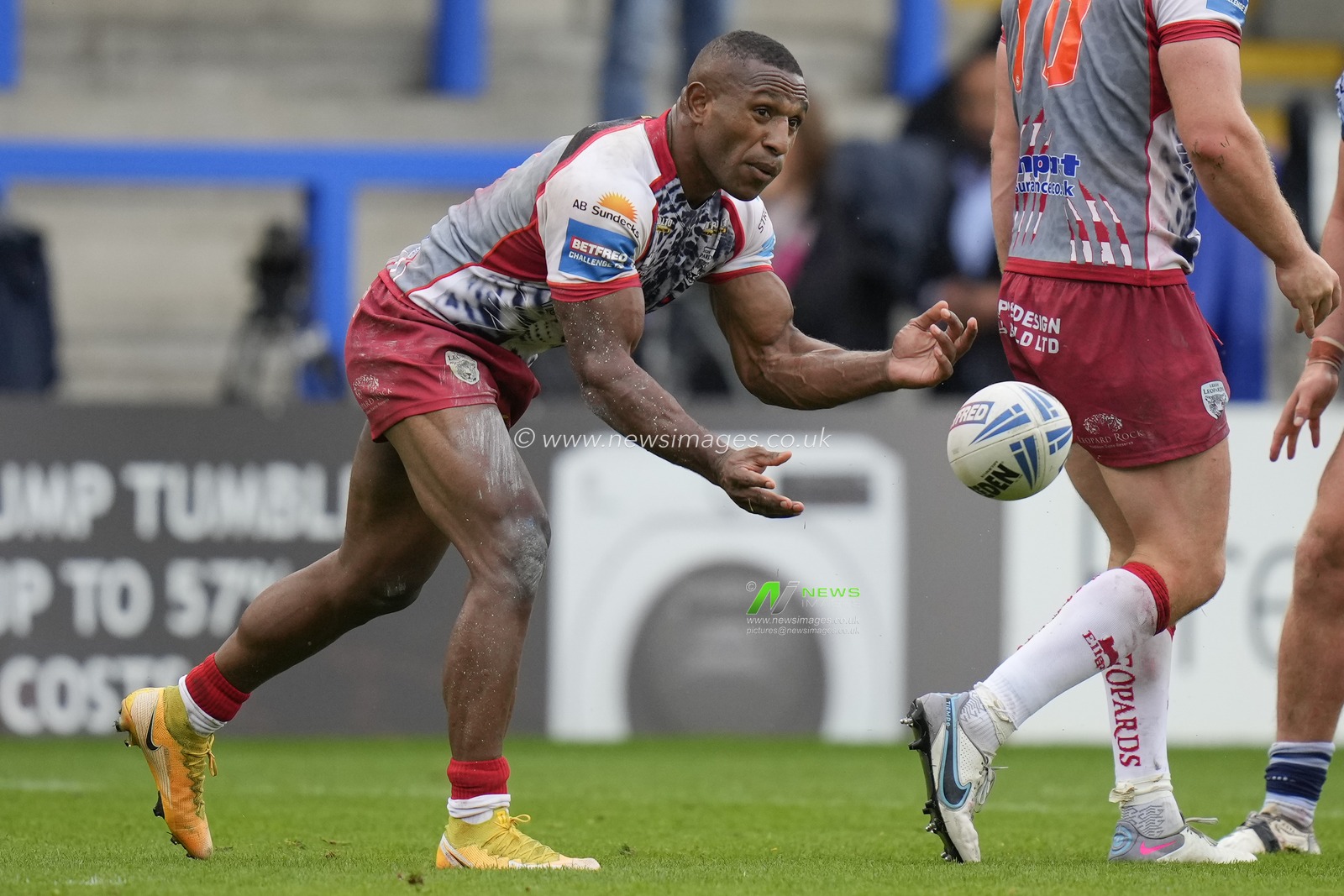 Edwin Ipape #9 of Leigh Leopards passes the ball during the Betfred Challenge Cup Semi-Final match Leigh Leopards vs St Helens at Halliwell Jones Stadium, Warrington, United Kingdom, 22nd July 2023

(Photo by Steve Flynn/News Images)