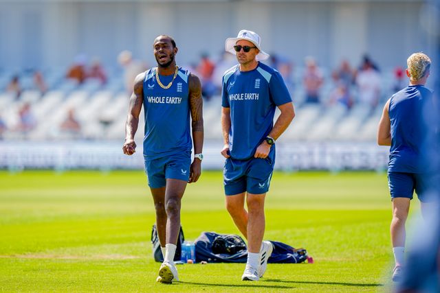 Hoffa Archer of England in the pre-game warm up during the 3rd Rothesay Test Match Day 1 match England vs New Zealand at Trent Bridge, Nottingham, United Kingdom on 25 June 2026

(Photo by Maynard Manyowa/News Images)