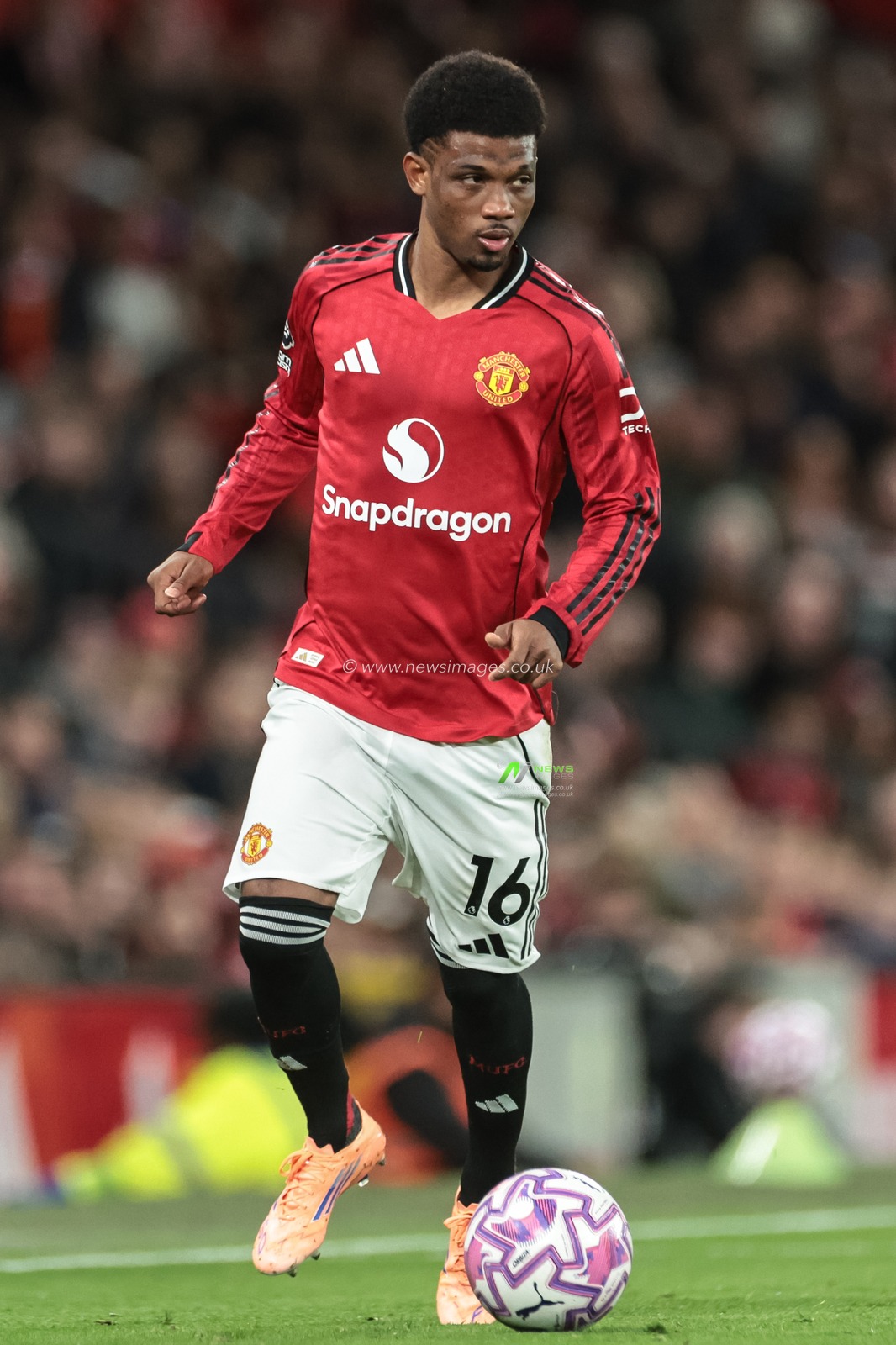 Amad Diallo of Manchester United breaks with the ball during the Premier League match Manchester United vs Brighton and Hove Albion at Old Trafford, Manchester, United Kingdom, 25th October 2025

(Photo by Mark Cosgrove/News Images)