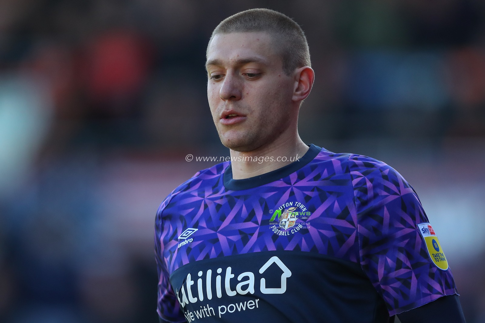 Ethan Horvath #34 of Luton Town during the Sky Bet Championship match Luton Town vs Blackpool at Kenilworth Road, Luton, United Kingdom, 10th April 2023

(Photo by Gareth Evans/News Images)
