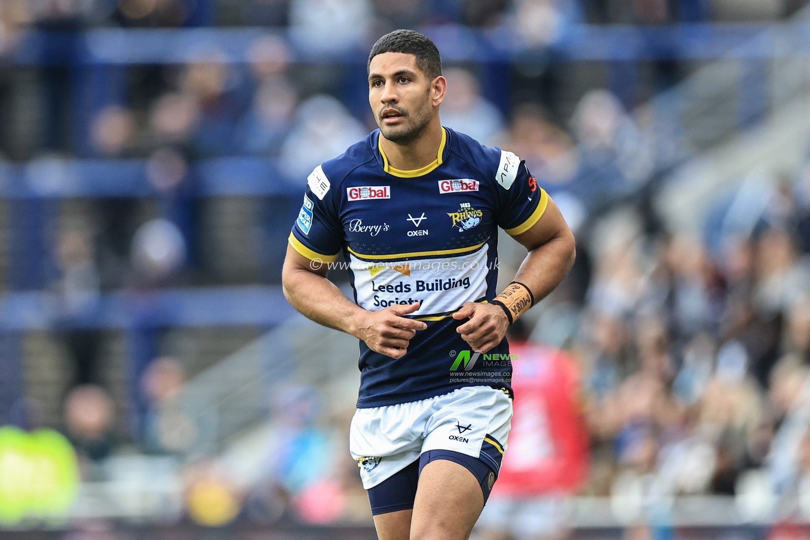 Nene Macdonald #4 of Leeds Rhinos during the Betfred Super League Round 8 match Leeds Rhinos vs Huddersfield Giants at Headingley Stadium, Leeds, United Kingdom, 9th April 2023

(Photo by Mark Cosgrove/News Images)